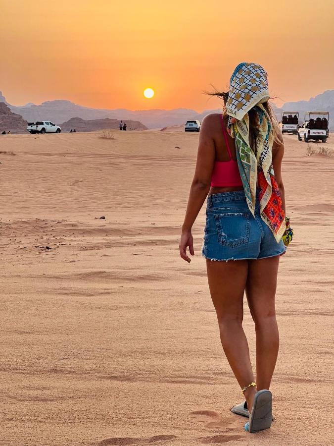 Rum Moon Luxury Camp Wadi Rum Eksteriør billede