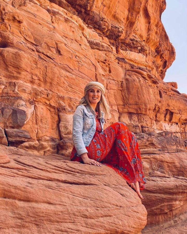 Rum Moon Luxury Camp Wadi Rum Eksteriør billede