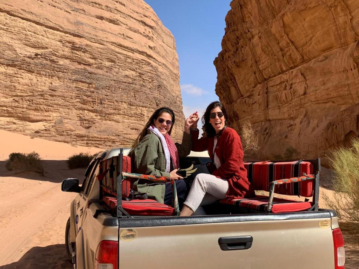 Rum Moon Luxury Camp Wadi Rum Eksteriør billede