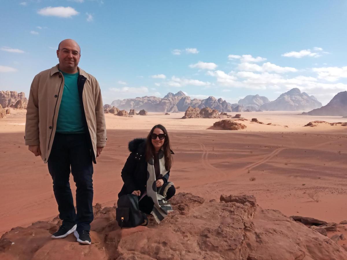 Rum Moon Luxury Camp Wadi Rum Eksteriør billede