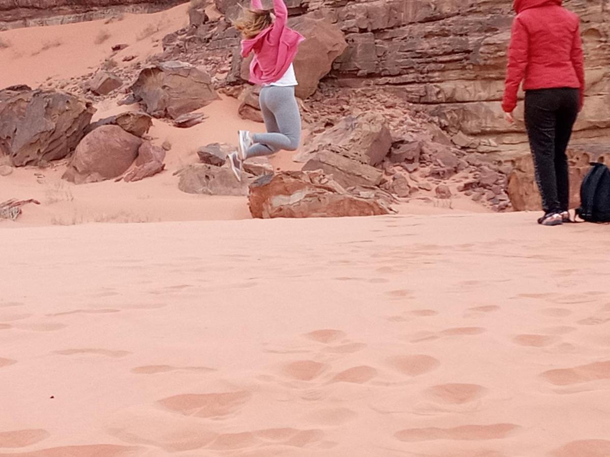 Rum Moon Luxury Camp Wadi Rum Eksteriør billede