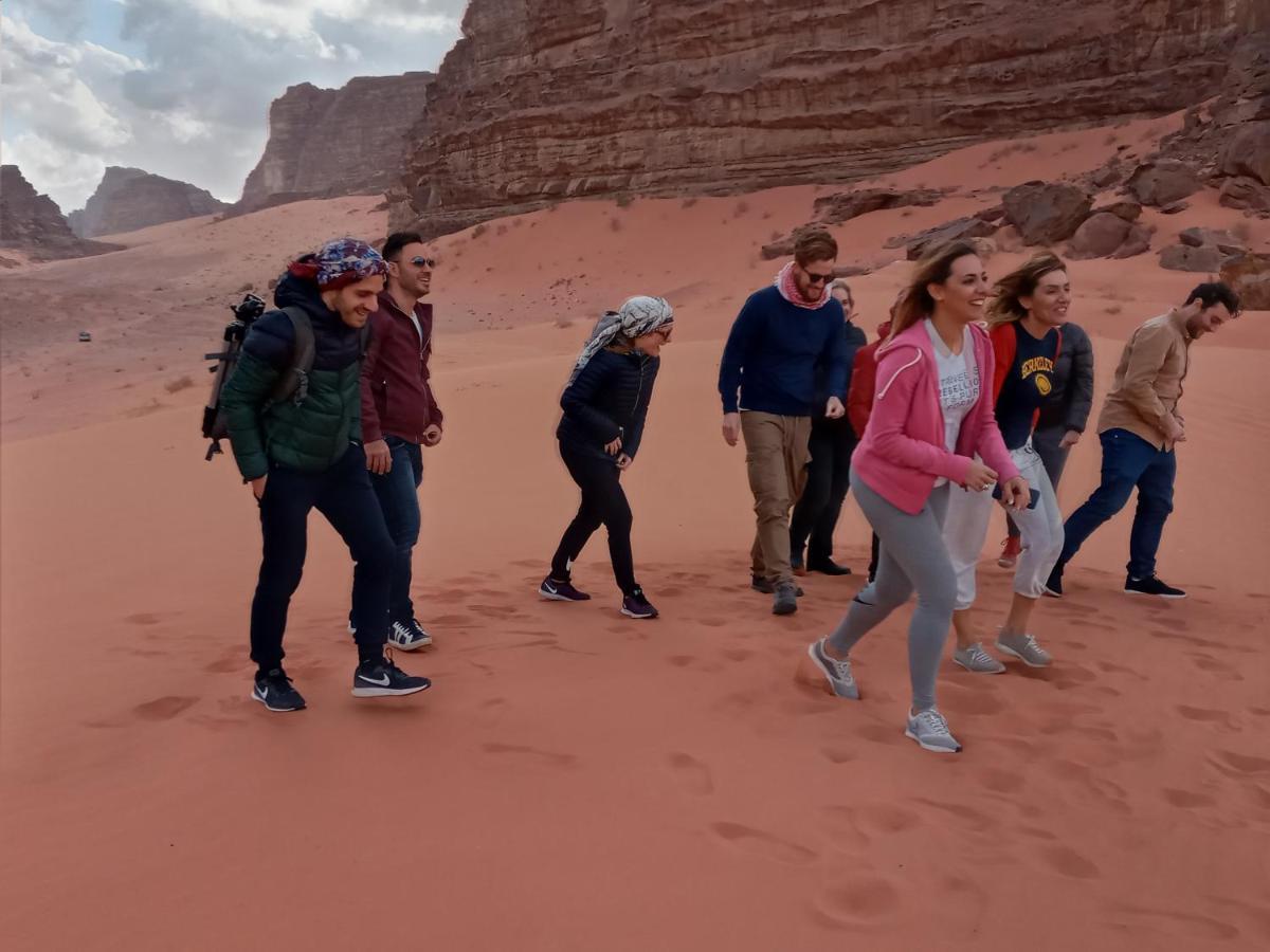 Rum Moon Luxury Camp Wadi Rum Eksteriør billede