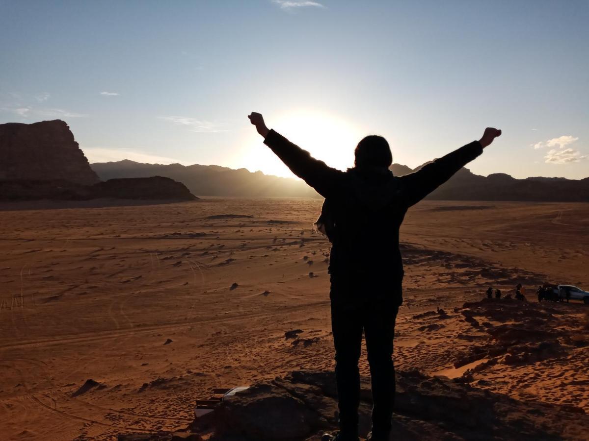 Rum Moon Luxury Camp Wadi Rum Eksteriør billede