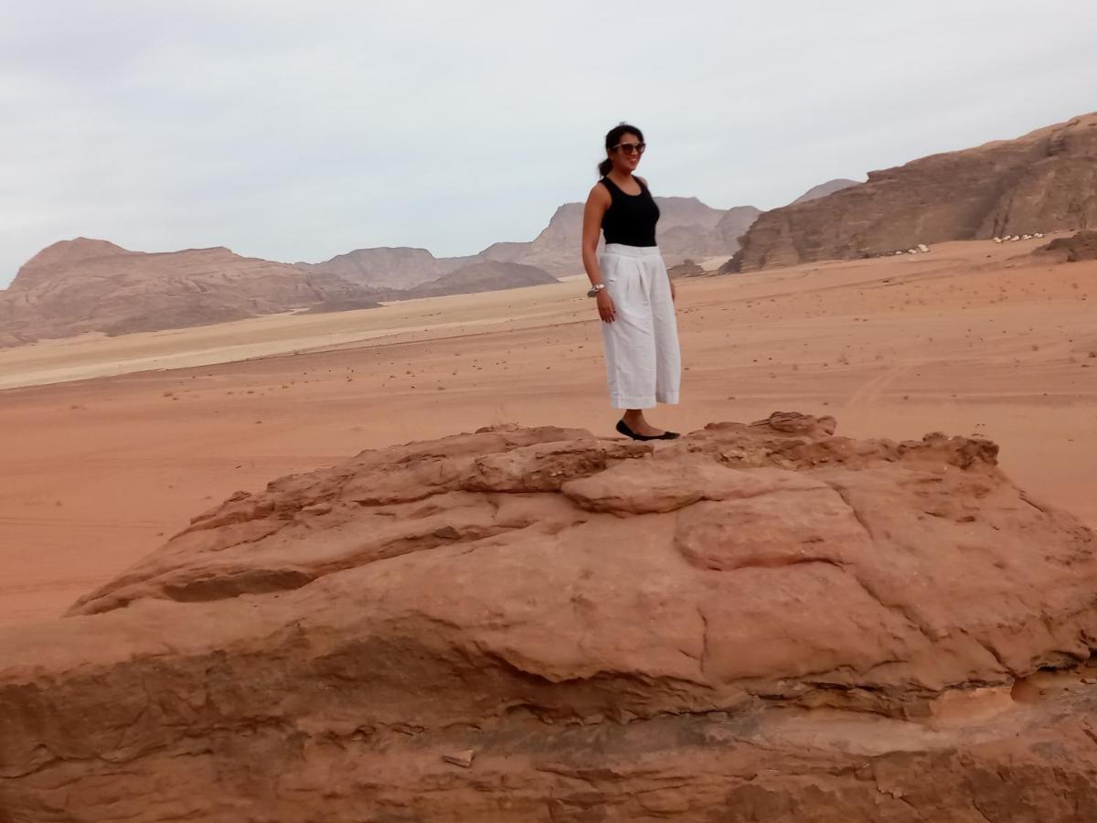 Rum Moon Luxury Camp Wadi Rum Eksteriør billede
